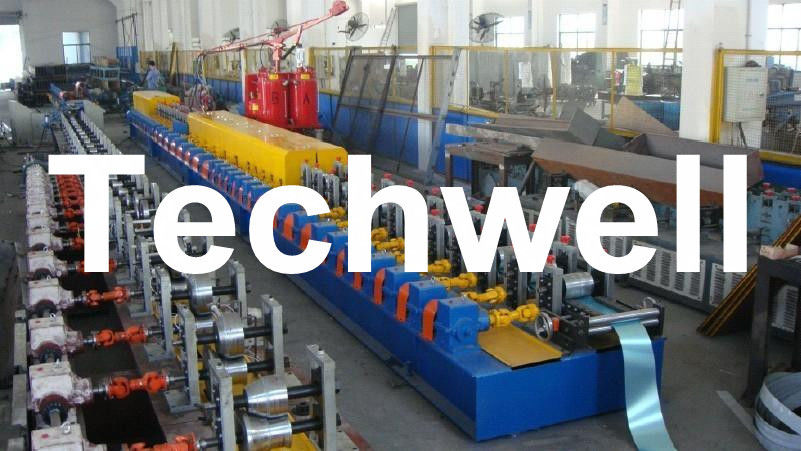 дверь штарки пены PU скорости 3-12m/min формируя машину с машиной впрыски пены PU